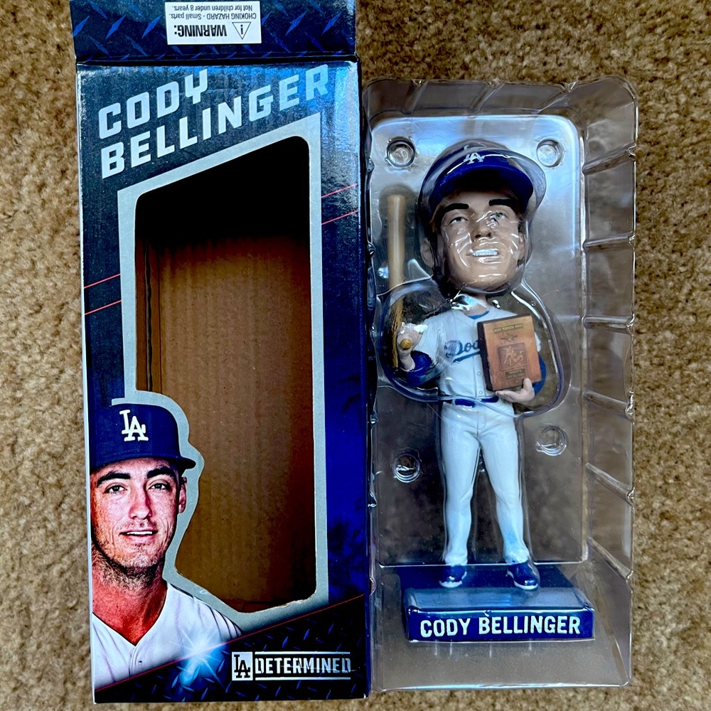 Bobblehead - Picture 2 of 16